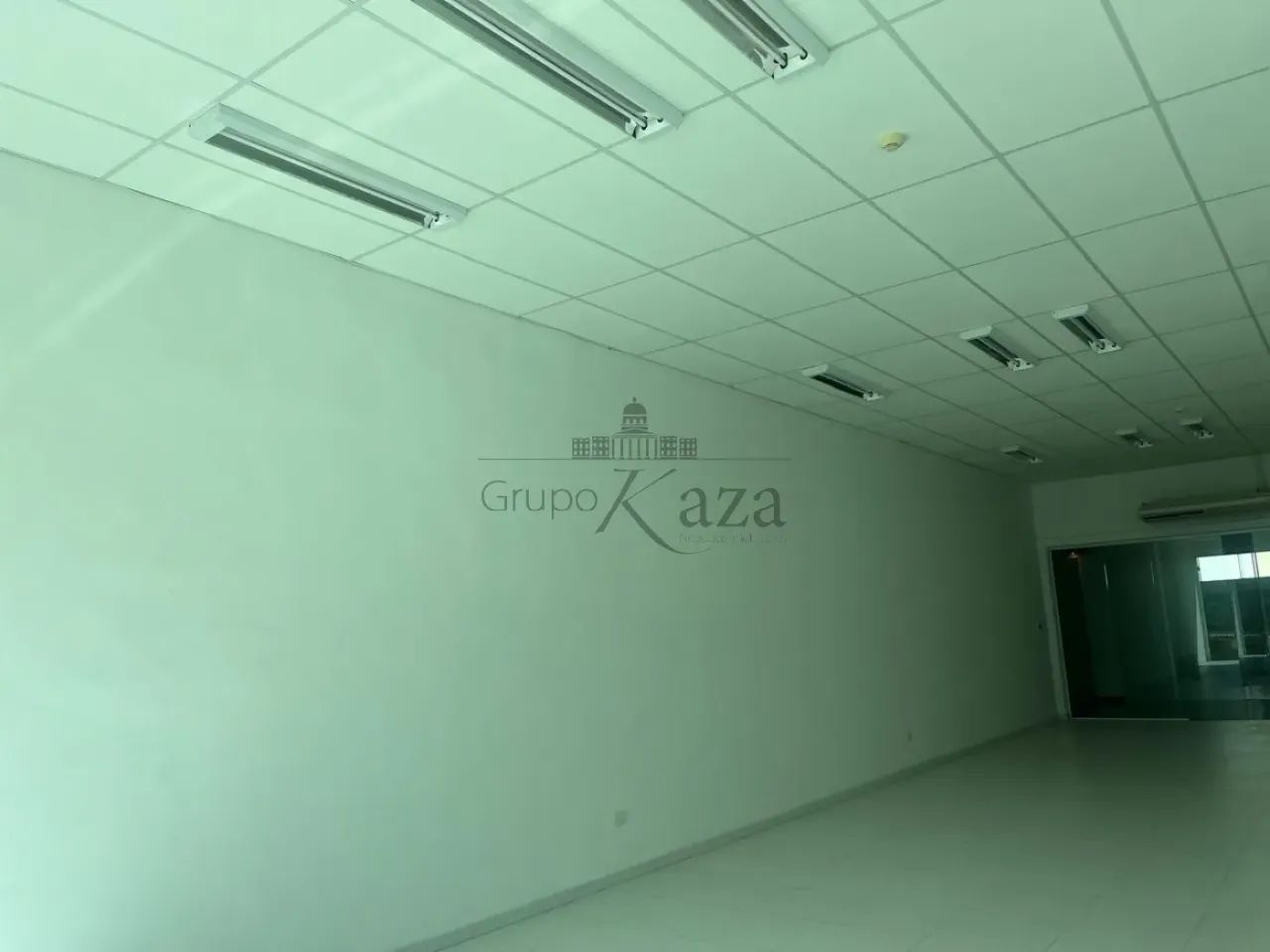 Oportunidade - Sala Comercial - Galeria Esplanada - Jardim Esplanada - 84m².