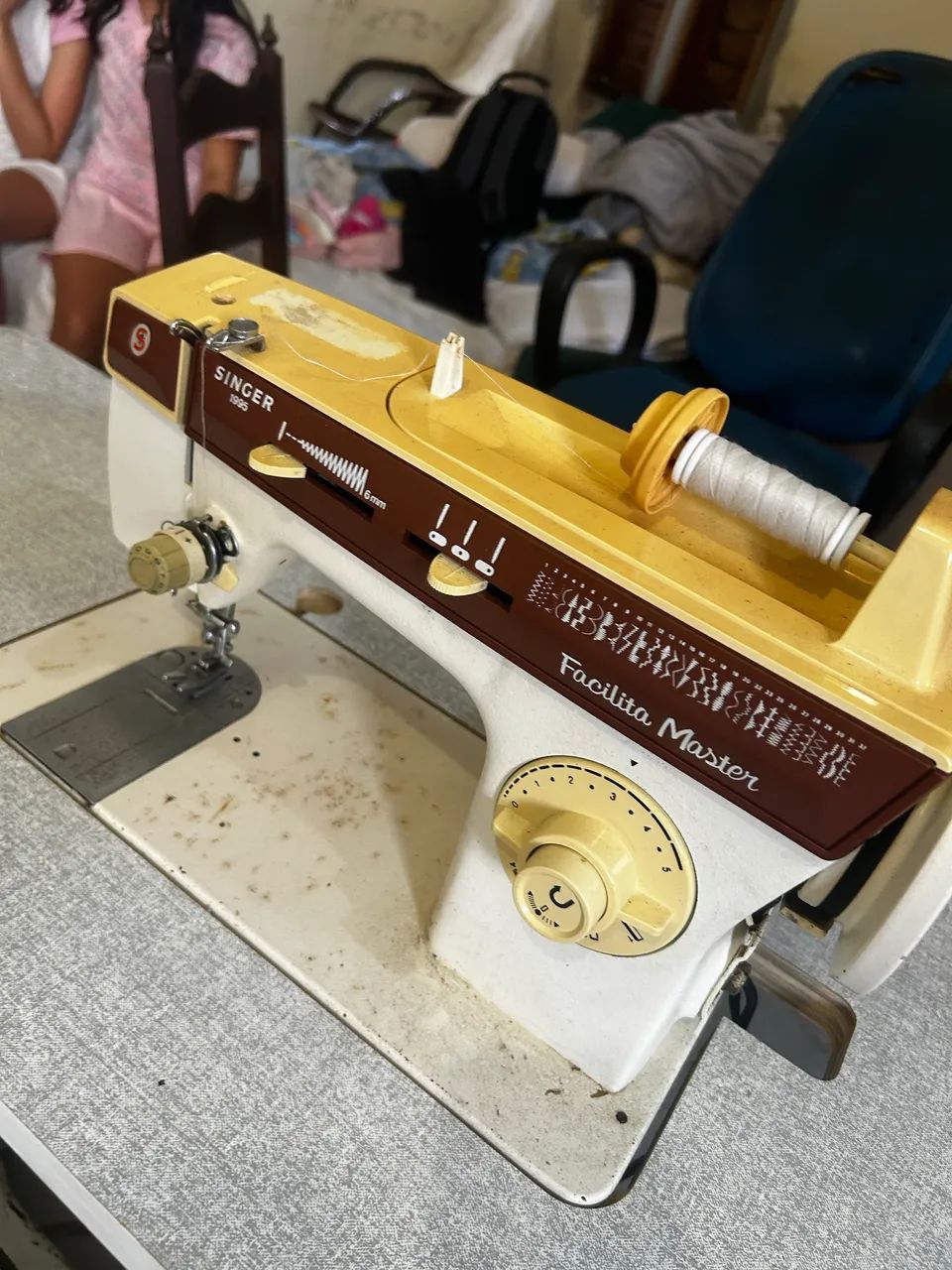 Máquina singer reta  - Foto 3