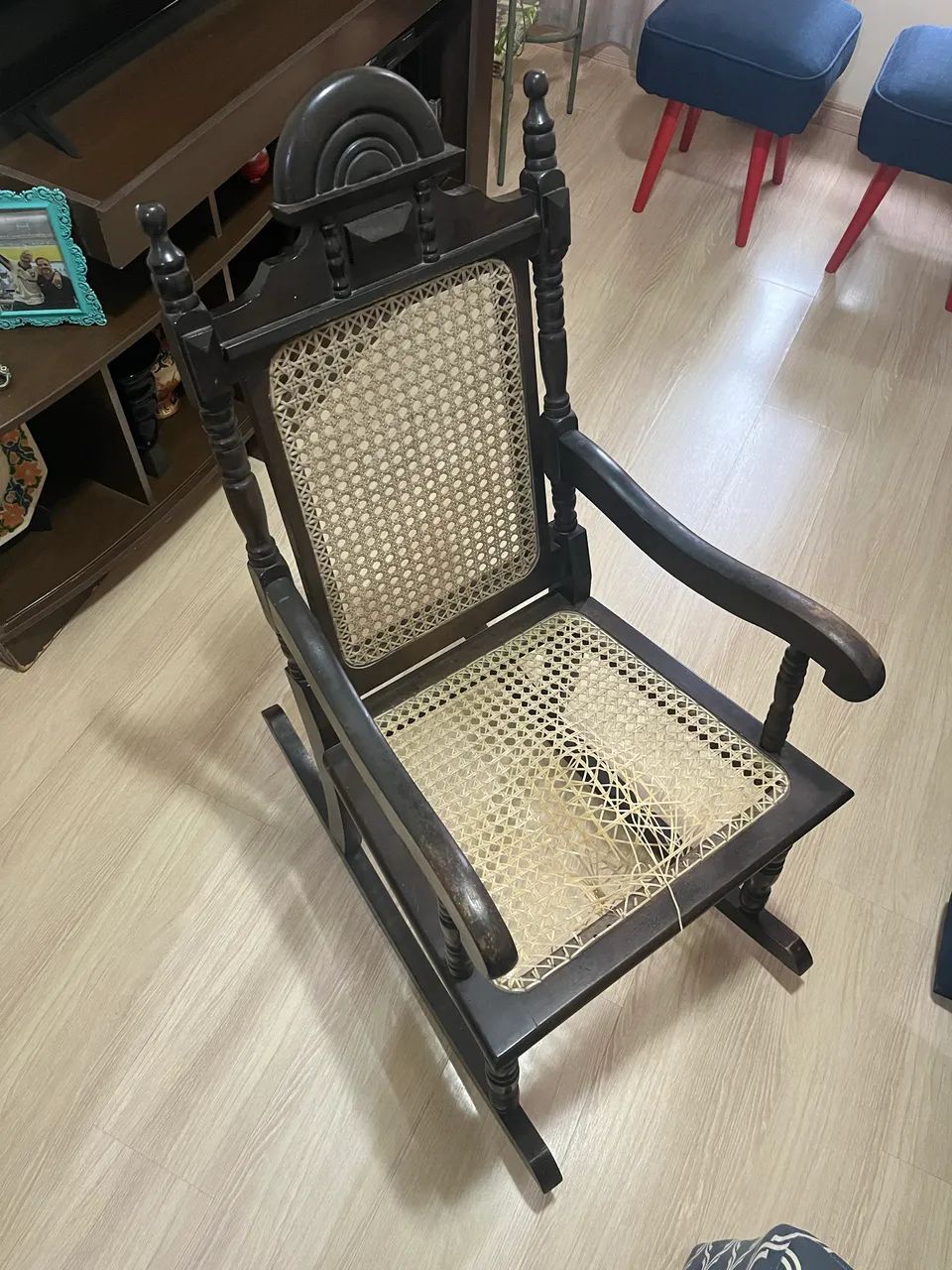 Cadeira de Balanço Antiga