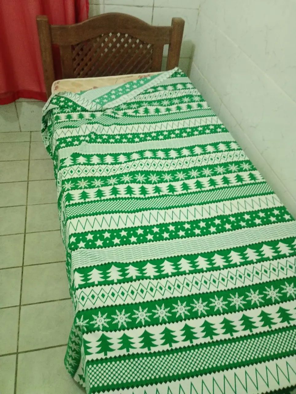 Cama solteiro com colchão 