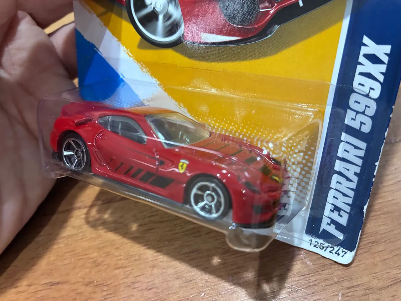 Hot Wheels Ferrari 599XX Vermelha  - Foto 4