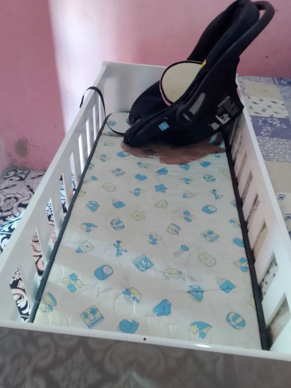 Bebê conforto e berço com colchão  - Foto 2