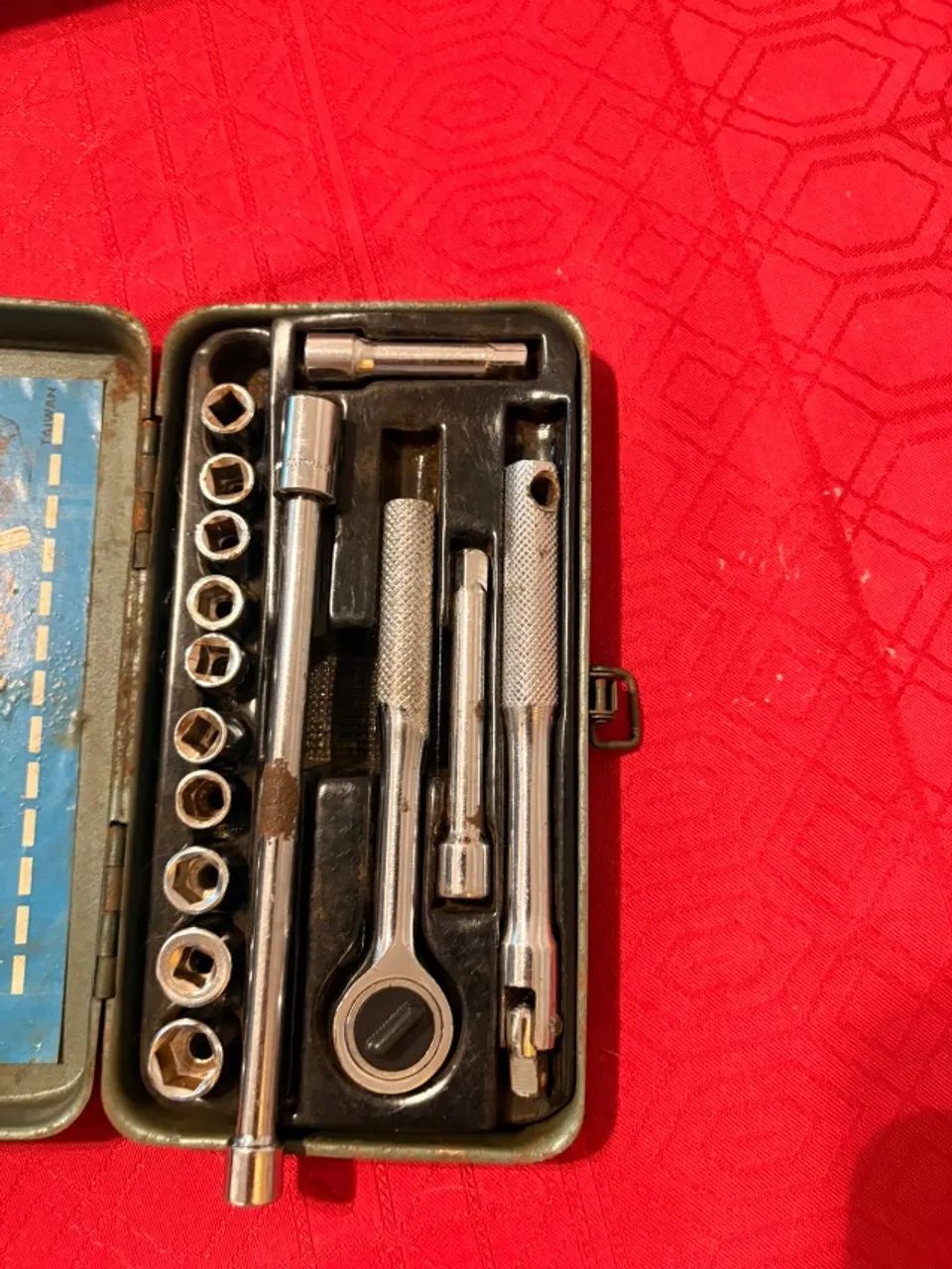 Caixa e conjunto de ferramentas - Foto 4