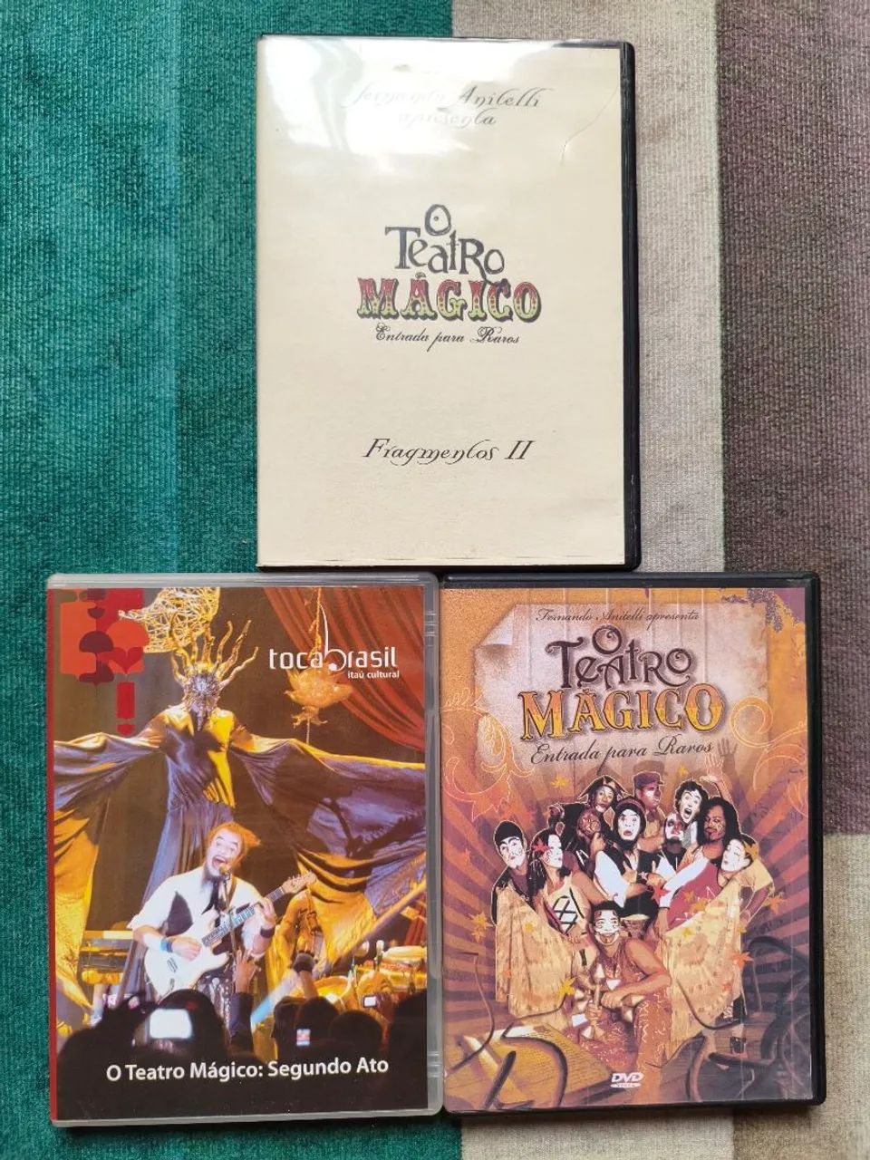 O Teatro Mágico DVDs show Fernando Aniteli