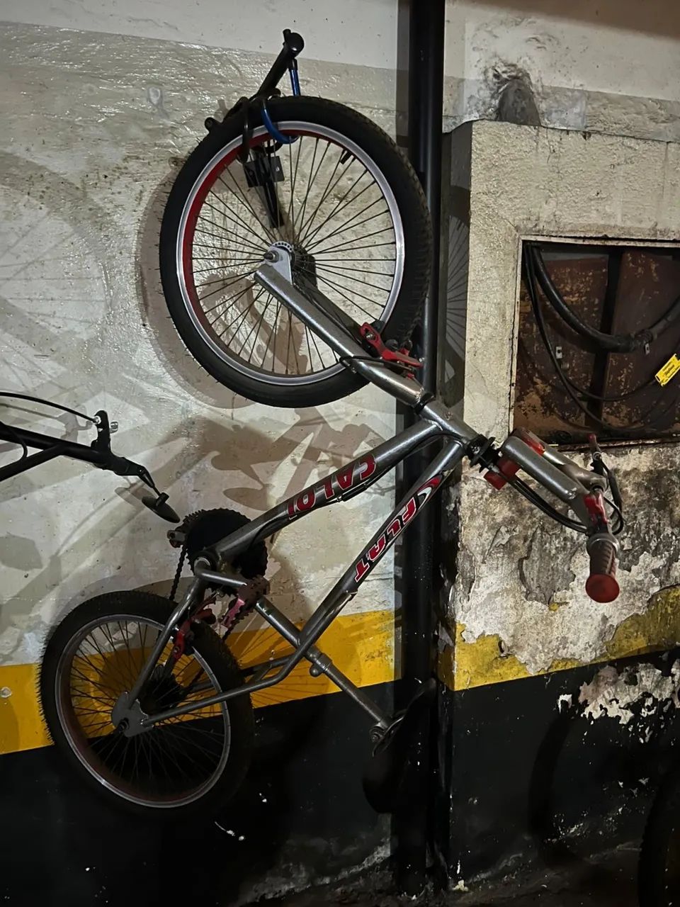 Bicicleta Caloi BMX Freestyle Flat aro 20 cromada - Foto 2