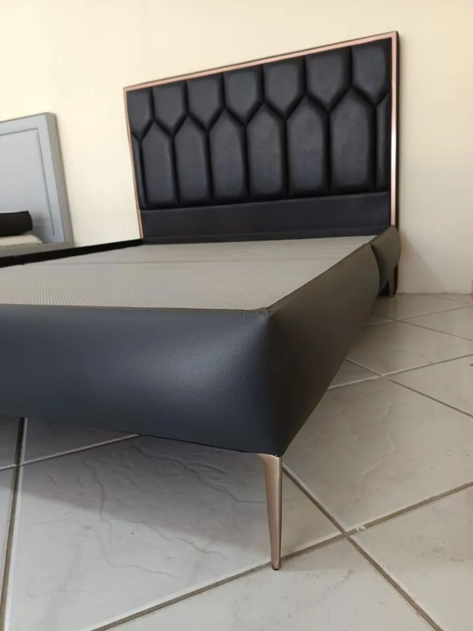 Cama + Cabeceira Queen - Preta (Nova)