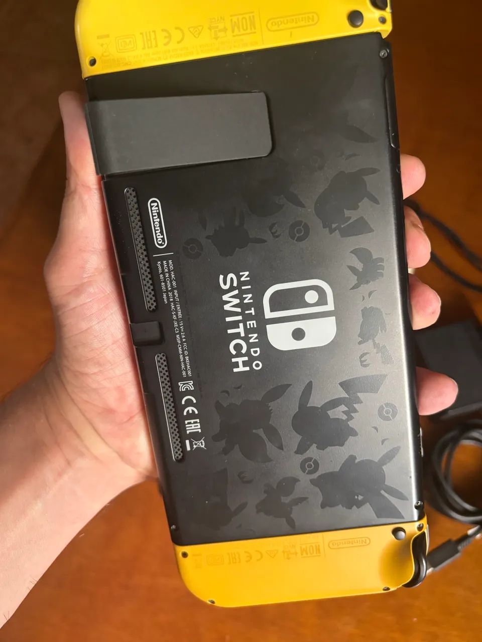Console Nintendo Switch (Edição Let's Go Pikachu! - Foto 2