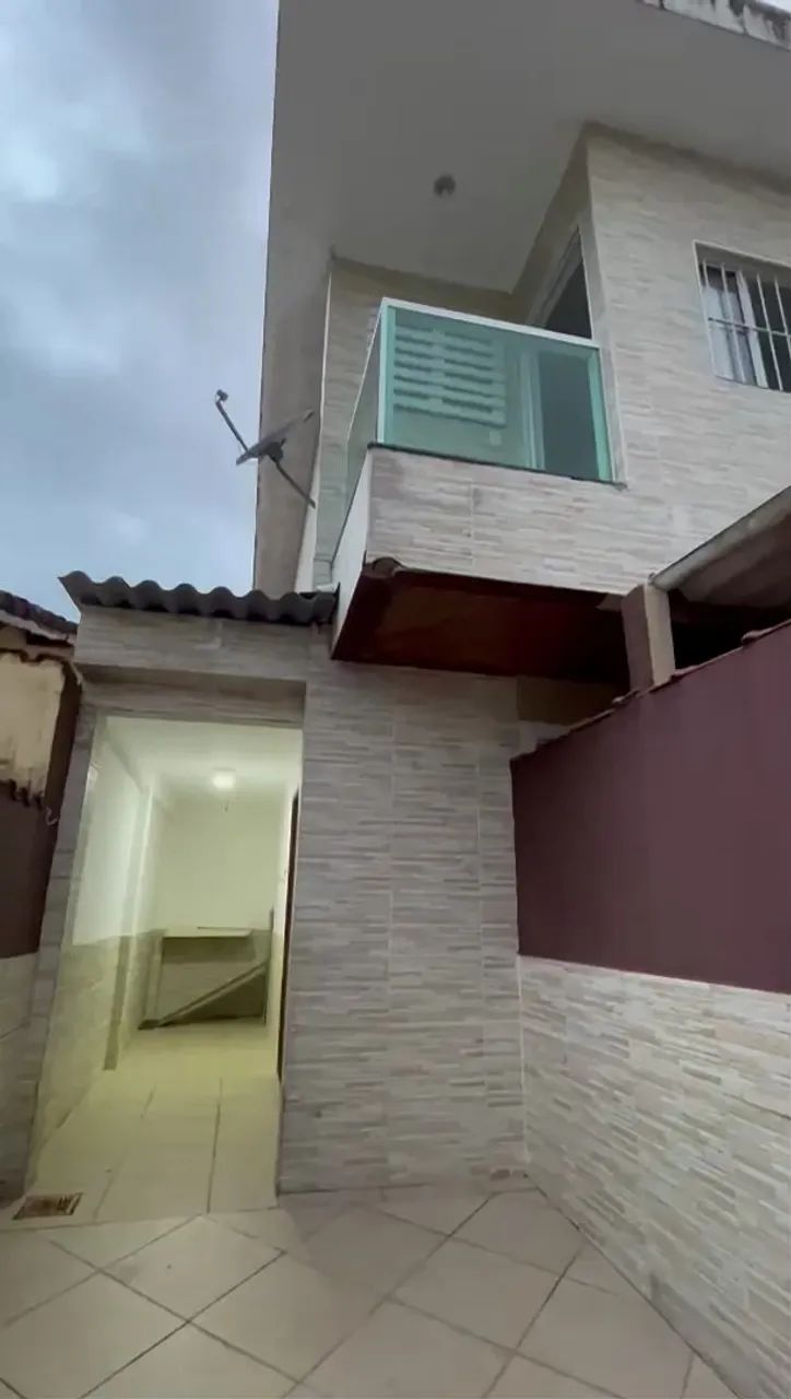 CASA SOBREPOSTA ALTA NO JAPUÍ SV