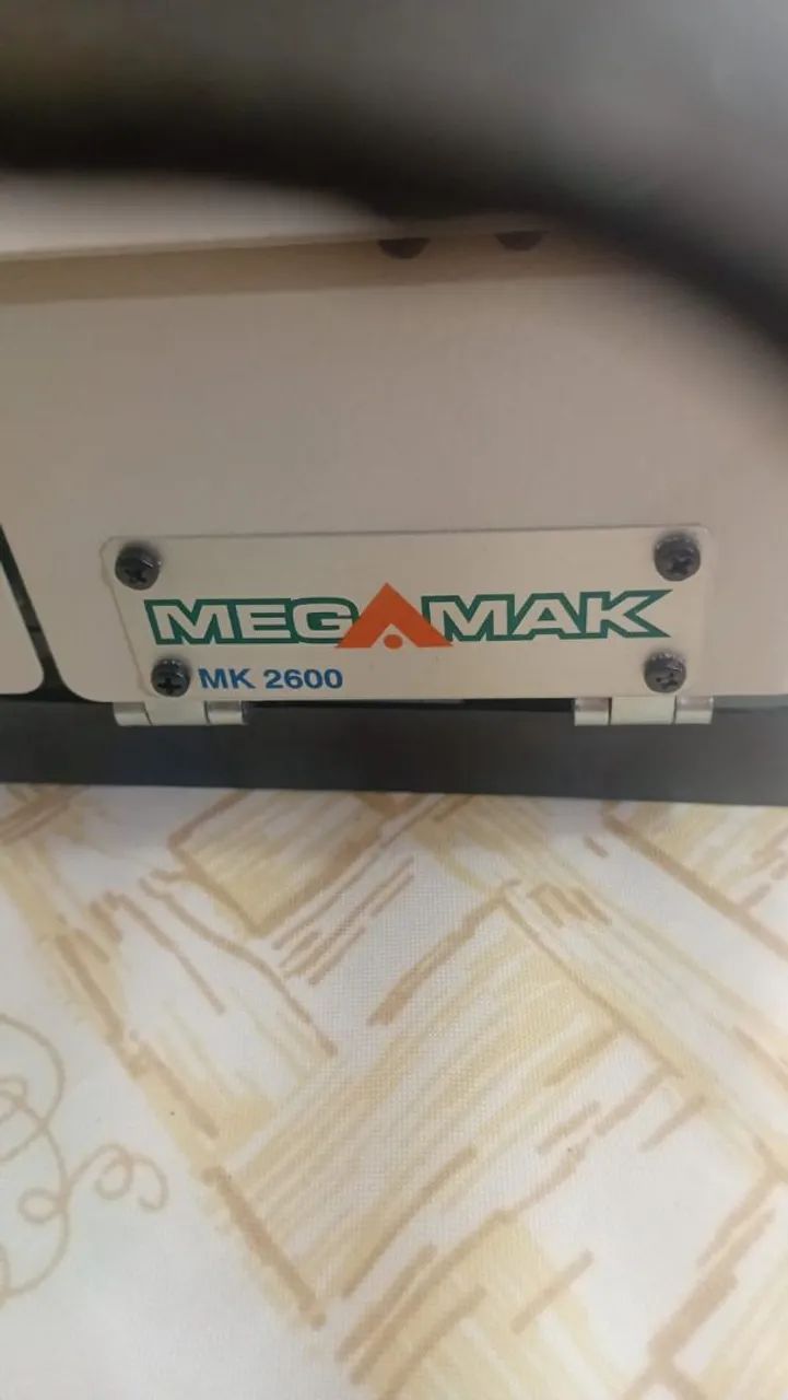 Máquina de costura  - Foto 2