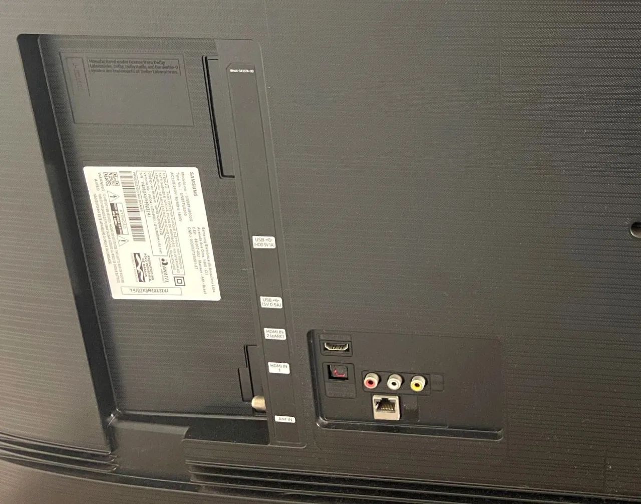 Smart TV Samsung, modelo UN55TU8000G - Foto 4