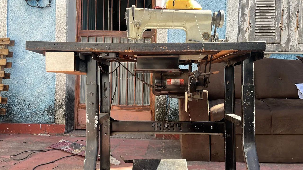 Máquina de costura industrial marca pfaff - Foto 6