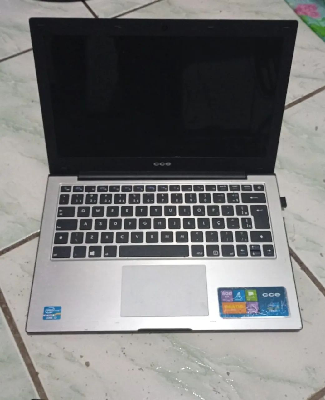 Notebook CCE i3 ( Para Retirada de Peças ou reparos )