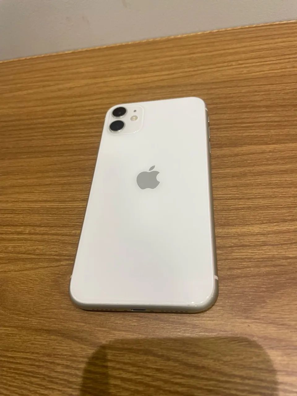 iPhone 11, 64g, muito conservado e nunca aberto. - Celulares e