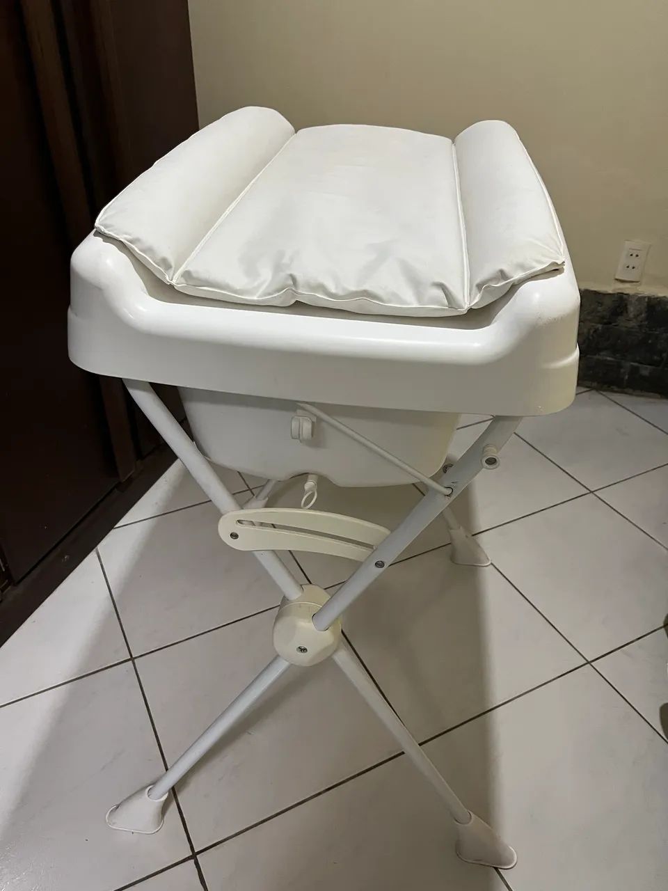 Banheira c/ suporte & trocador 65570168666499124