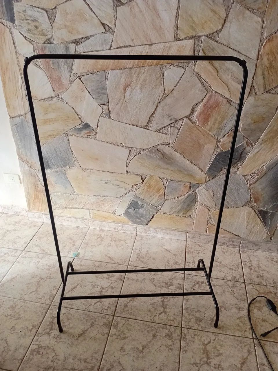 Arara de Roupas Cabideiro - Foto 2
