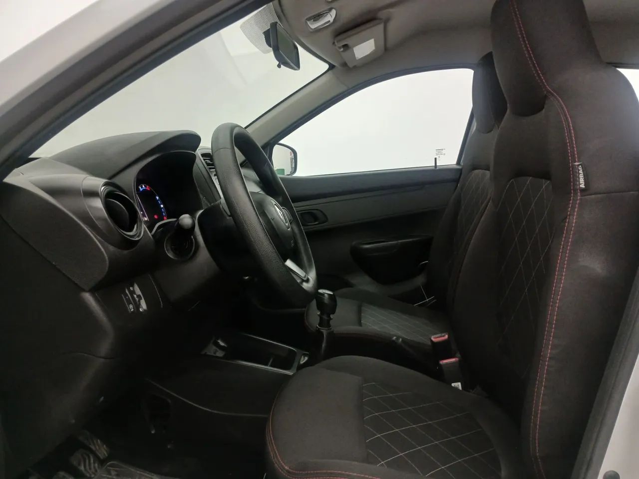 Renault Kwid 1.0 Zen, foto 16 de 18