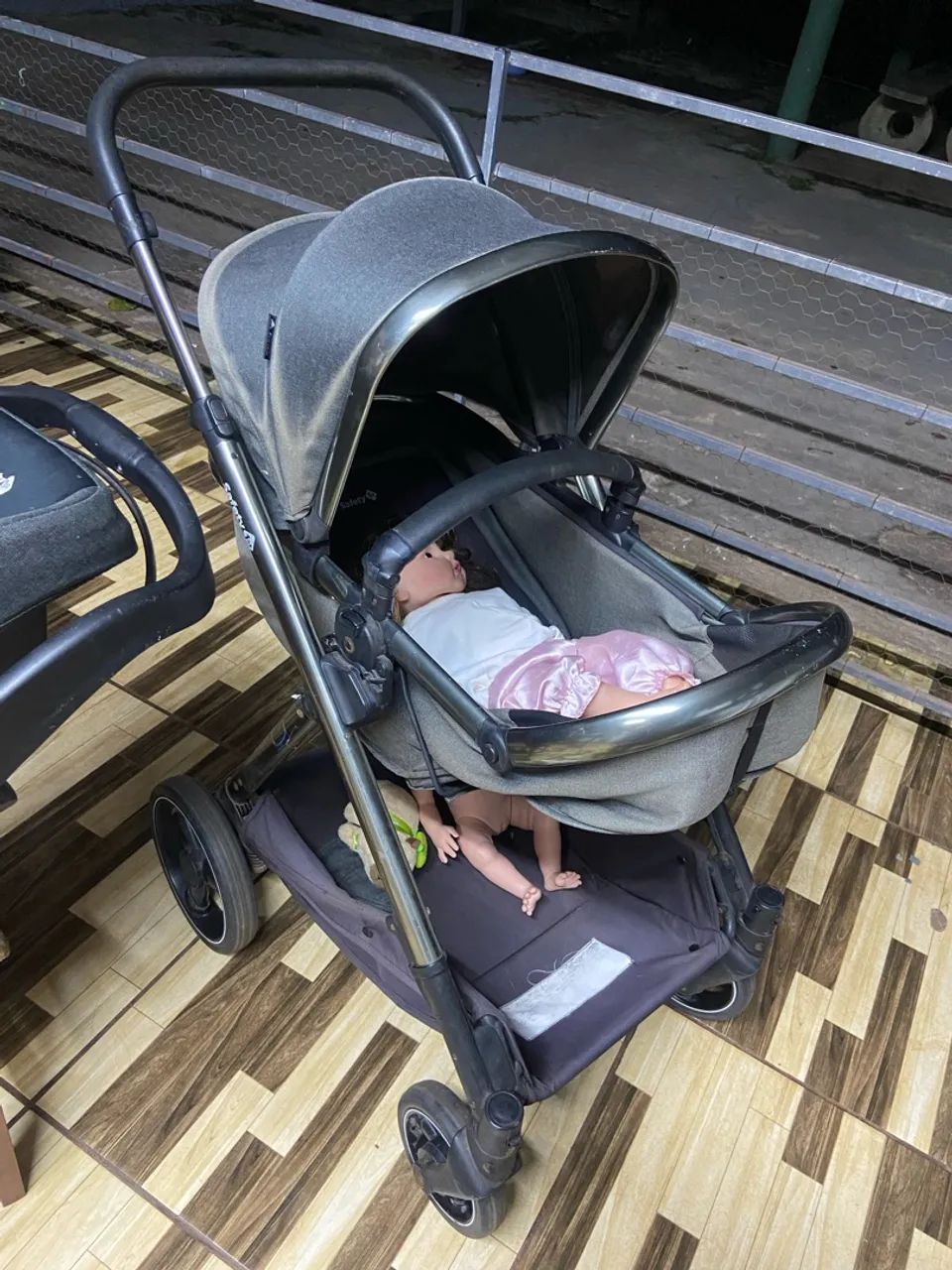 Carrinho de bebê e bebê conforto  - Foto 4