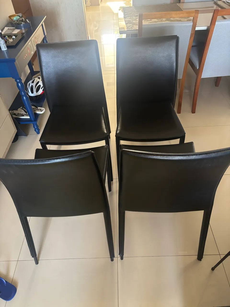 4 cadeiras pretas - Foto 2