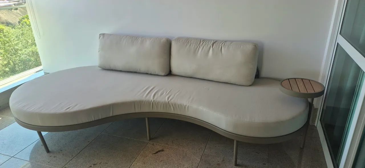 Sofá para varanda ou area externa. 2.7mt. Novíssimo! Assinatura renomada! - Foto 3