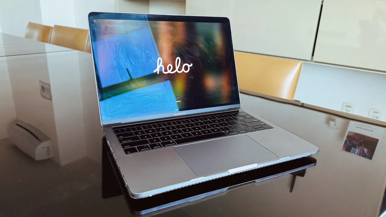 macbook pro 13 i7 16gb