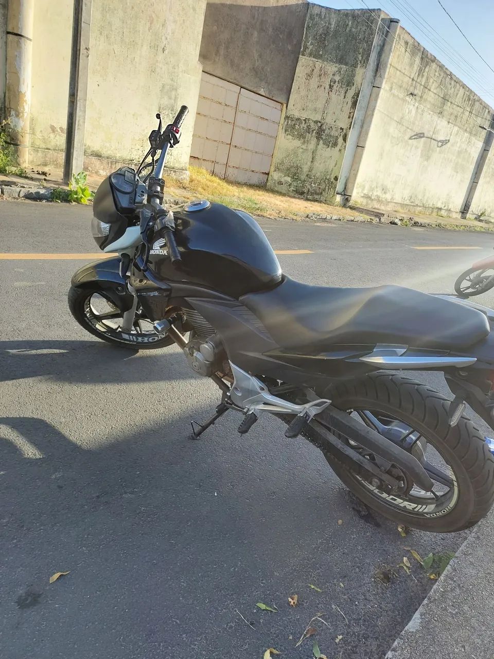 CB300R - Foto 2