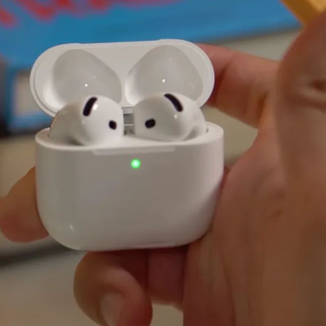 Apple - AirPods 4 ANC (Cancelamento de ruído) - Fones de Ouvido