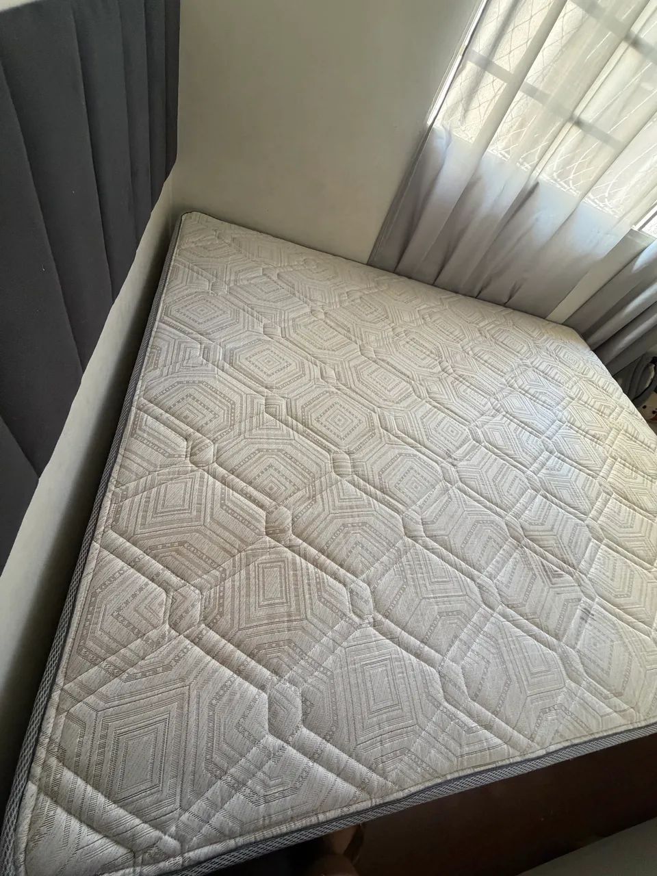 Cama Queen Nova usada  - Foto 3