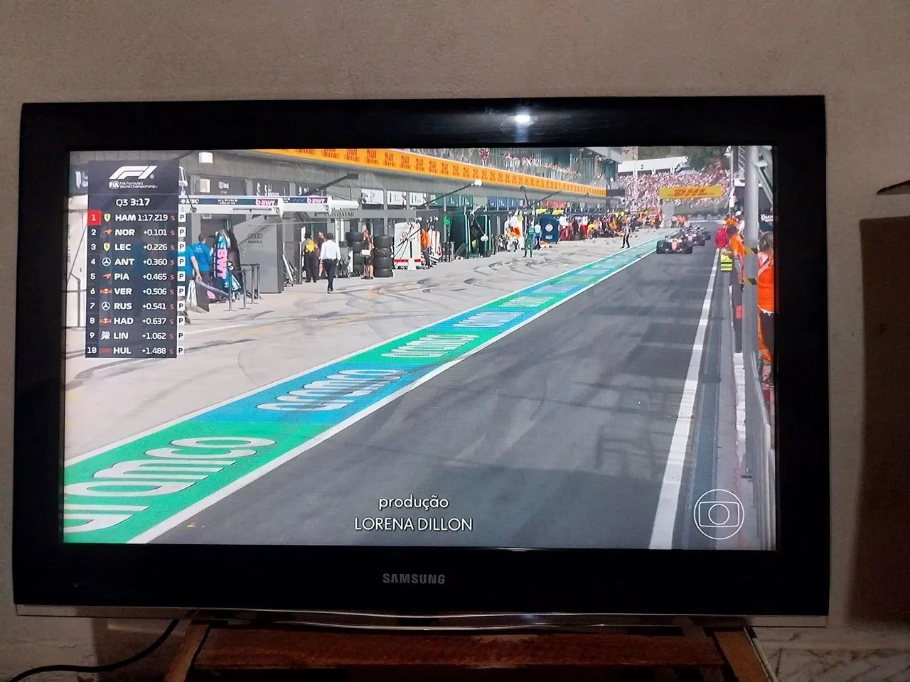 Tv Sansung 32 polegadas lcd ( suporte pedestal avariado)