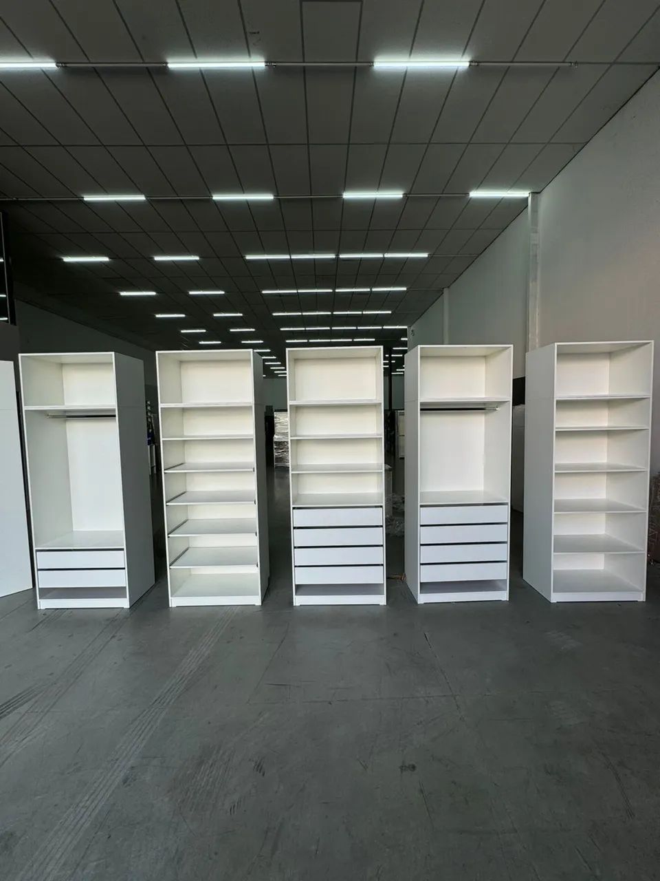 Closet Modulado - Cabideiro c/ 4 Gavetas  - Foto 2