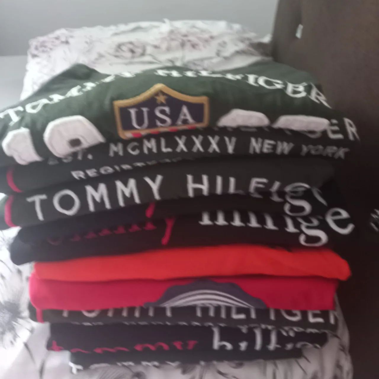 vendo lote de camisetas importadas  - Foto 4