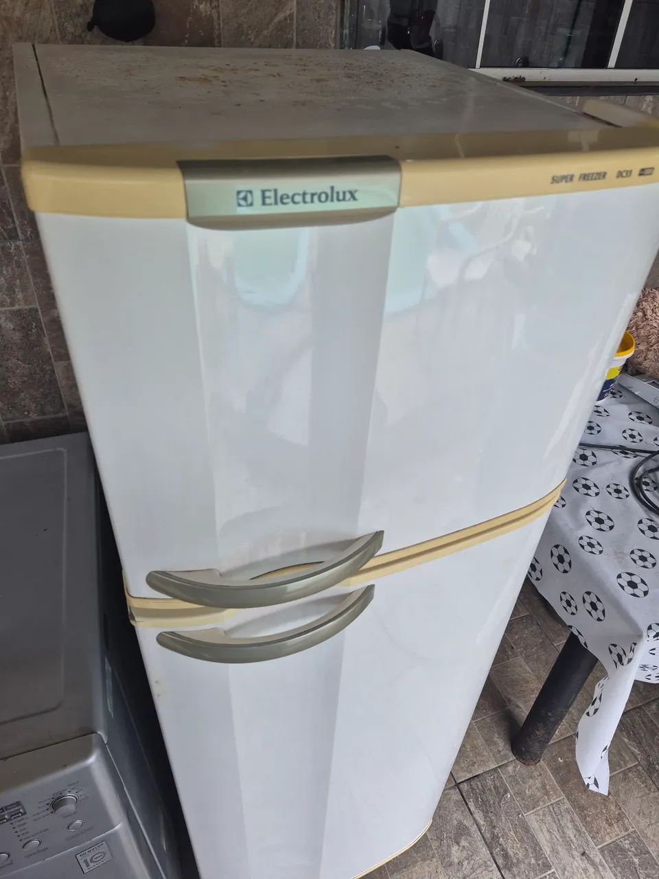 Vendo geladeira funcionando perfeitamente valor 550