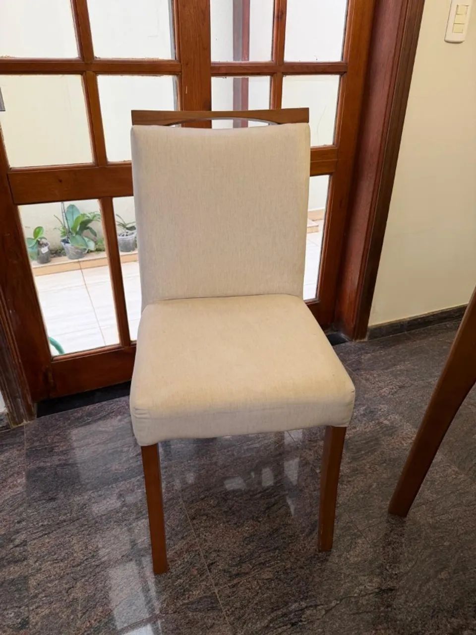 Conjunto de Mesa Retangular com 6 Cadeiras - Impecável - Foto 5