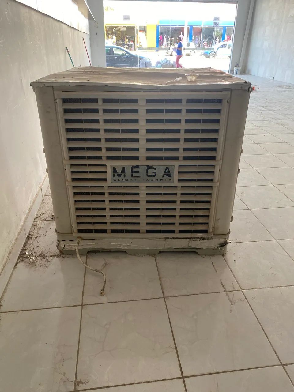 Climatizador Mega Brisa CY-180P com 18.000 m³/h. 