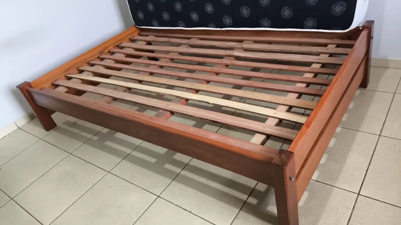Cama + colchão 