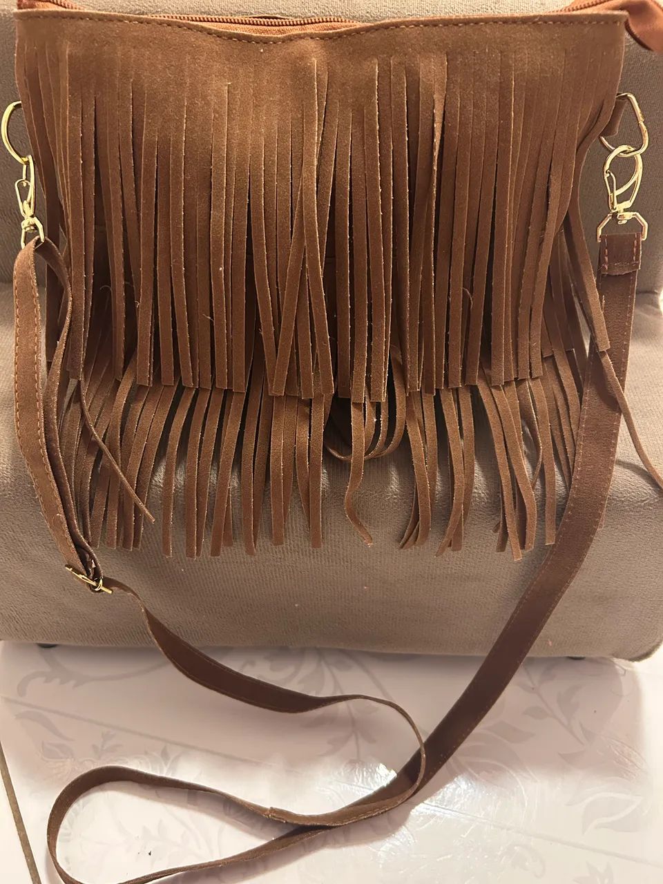 Bolsa camurça simples sem divisória de franja marrom  - Foto 2