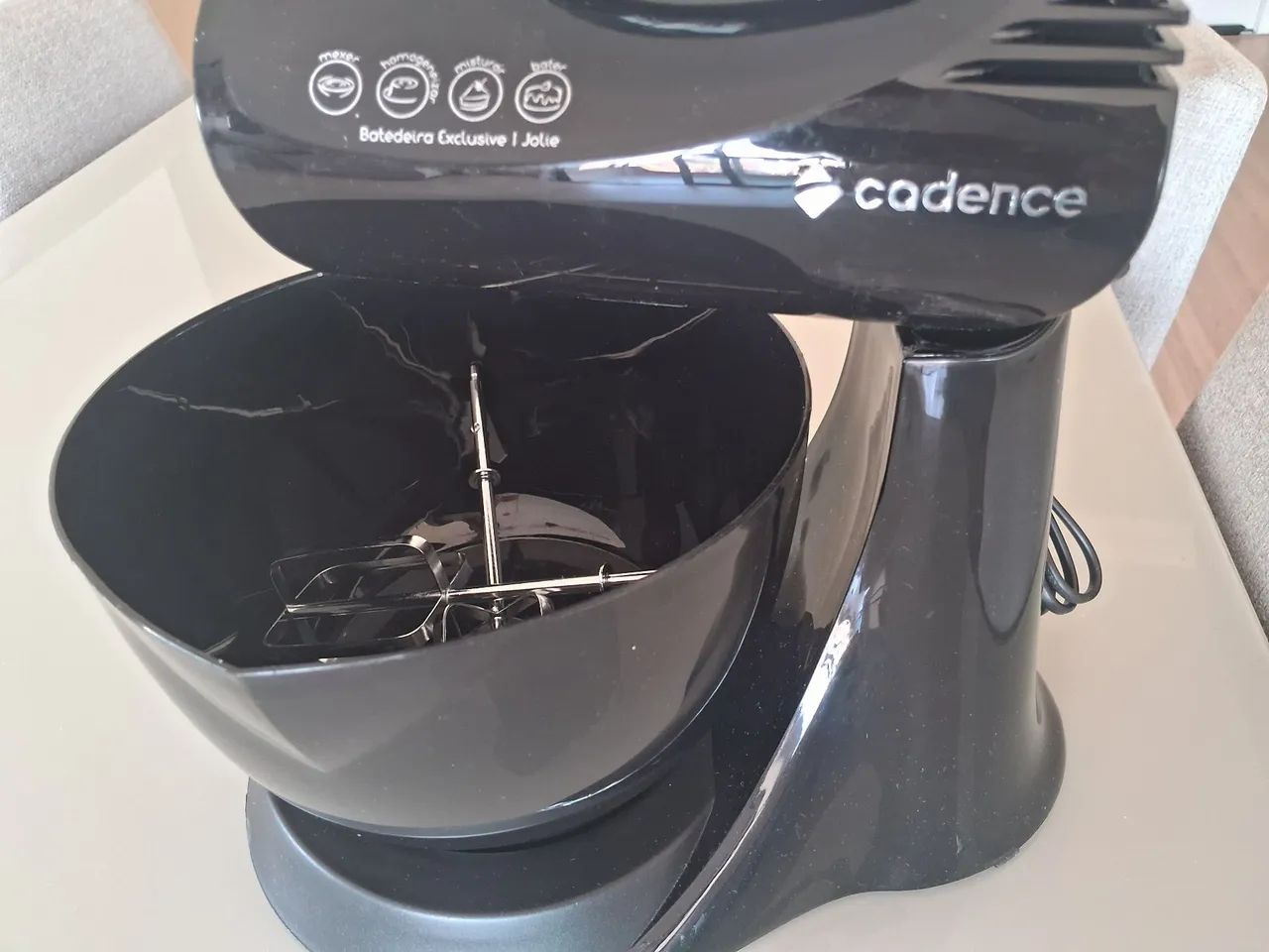 Batedeira Cadence nova