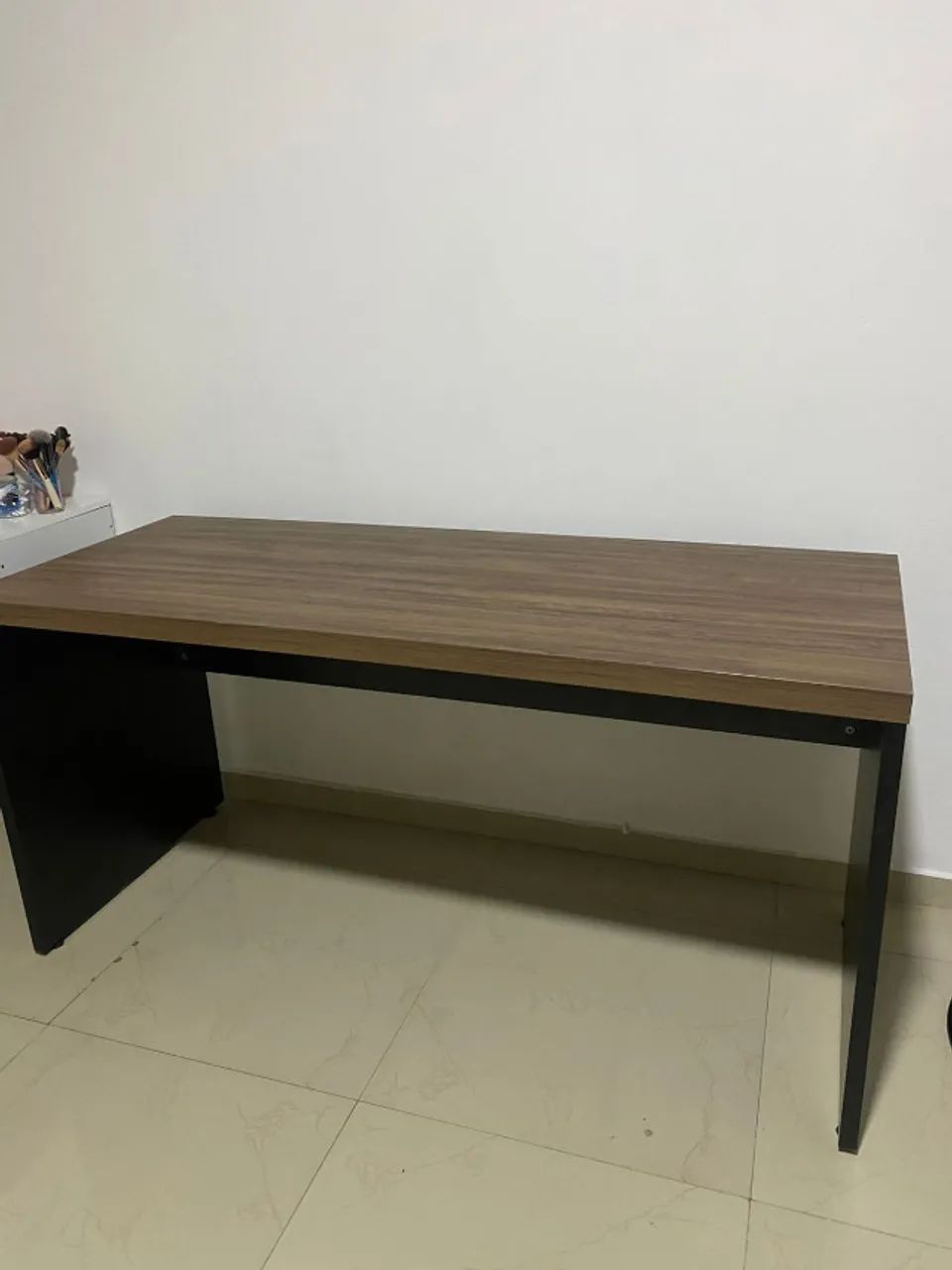 DESK446520484828948481