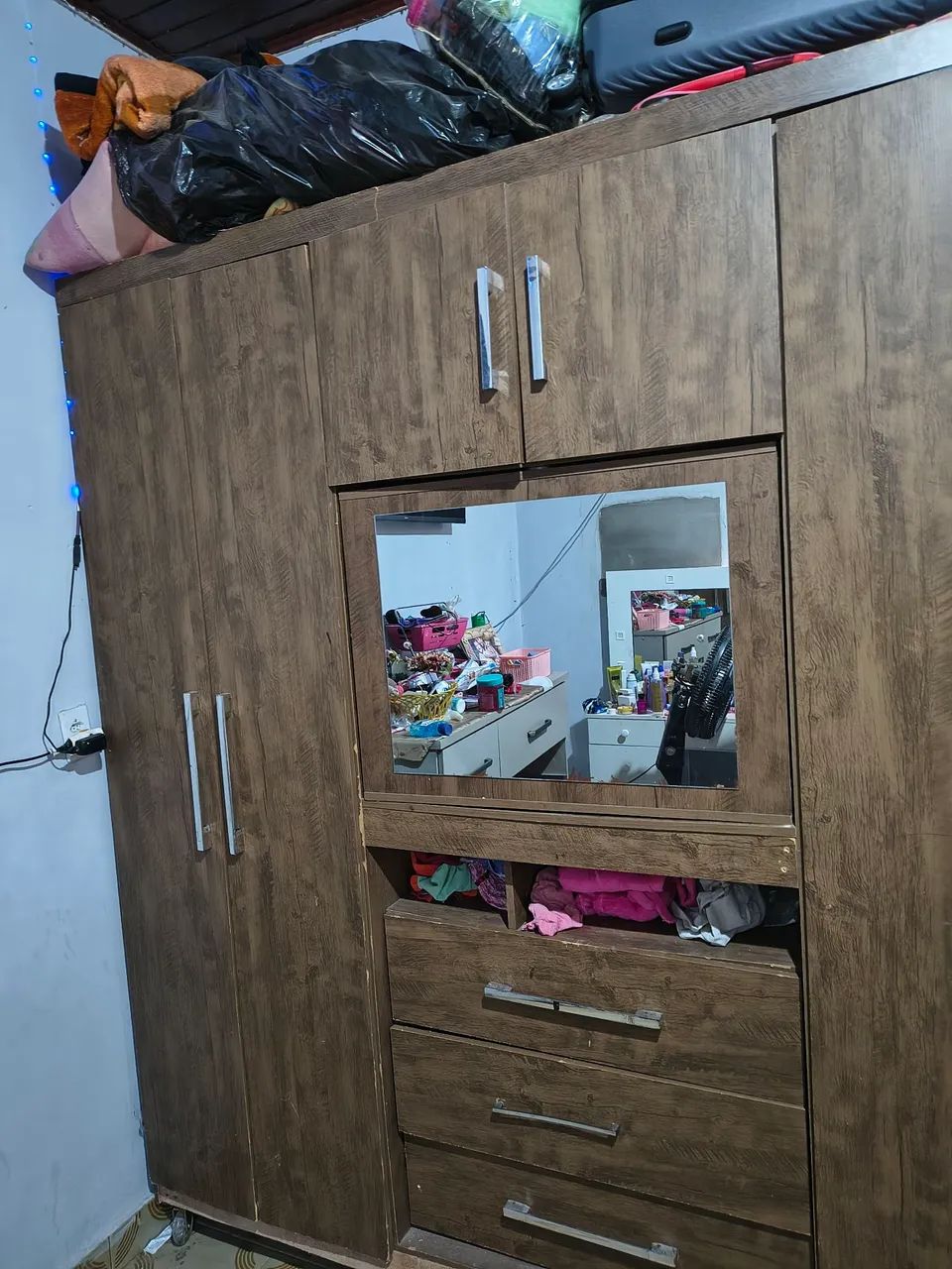 Vendo guarda roupa 6 portas - Foto 3
