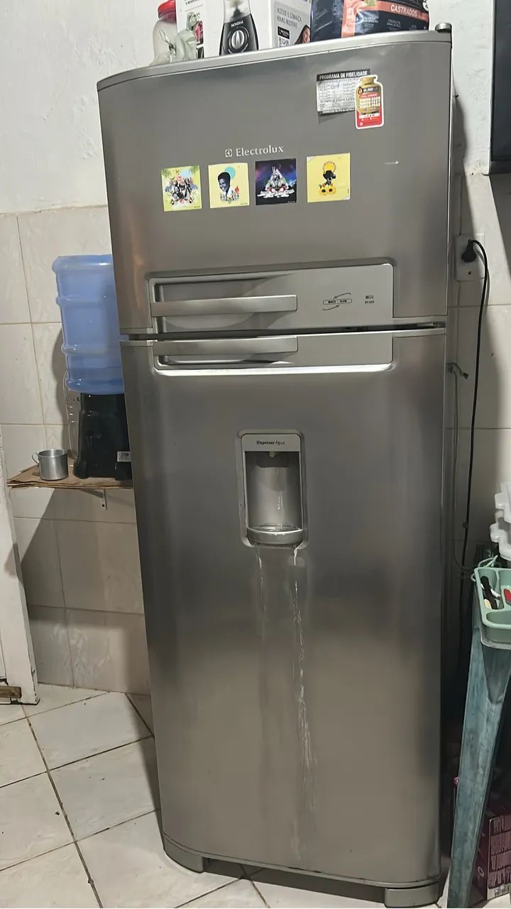  Vendo geladeira 