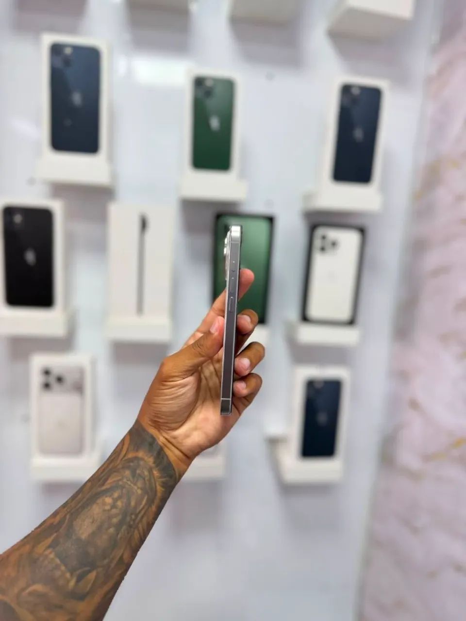 IPHONE 16 PRO256GB<br>R$ 4.999 - Foto 4