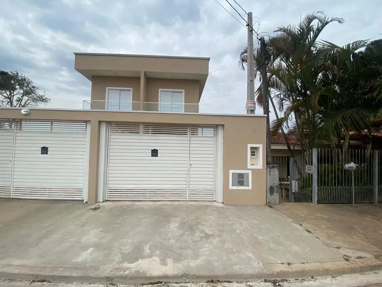 Lindo sobrado novo e moderno a venda - Ibiúna - SP