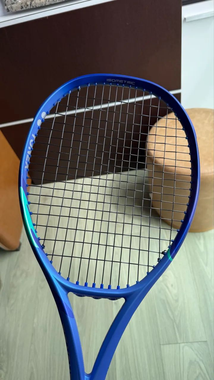 Raquete Yonex Ezone 100 nova  - Foto 3