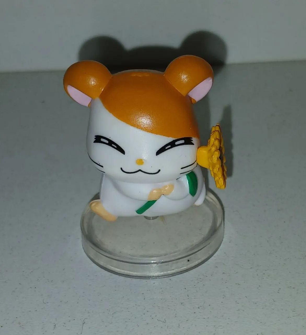 BONECO MINIATURA MINI HAMSTER HAMTARO COM FLORZINHA