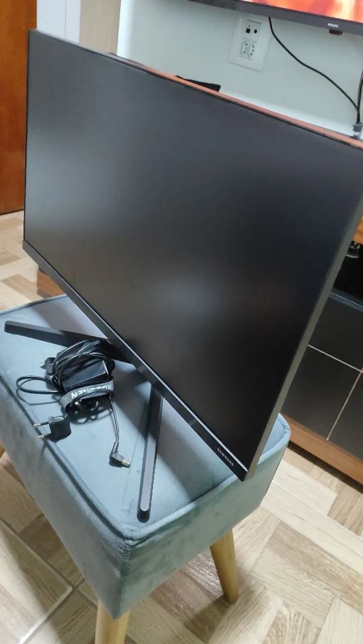 Monitor Samsung 24" Full HD IPS FreeSync 75Hz (Extremamente novo) - Foto 2