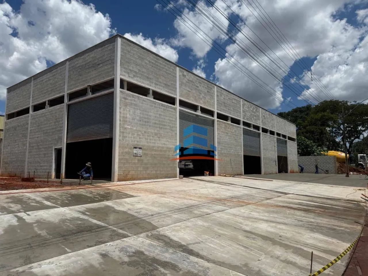 Galpão com 525m de área construída no Jardim Petrópolis - Goiânia