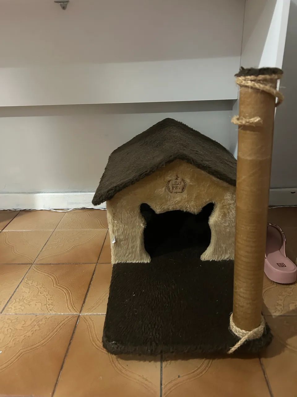 Casa de gato com arranhador  - Foto 2