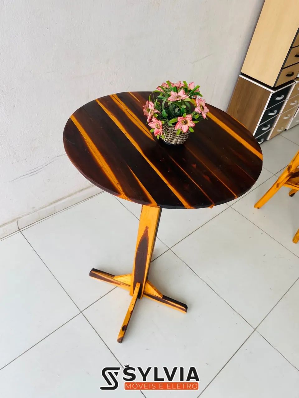 Mesa bistrô fixa envernizada  - Foto 3