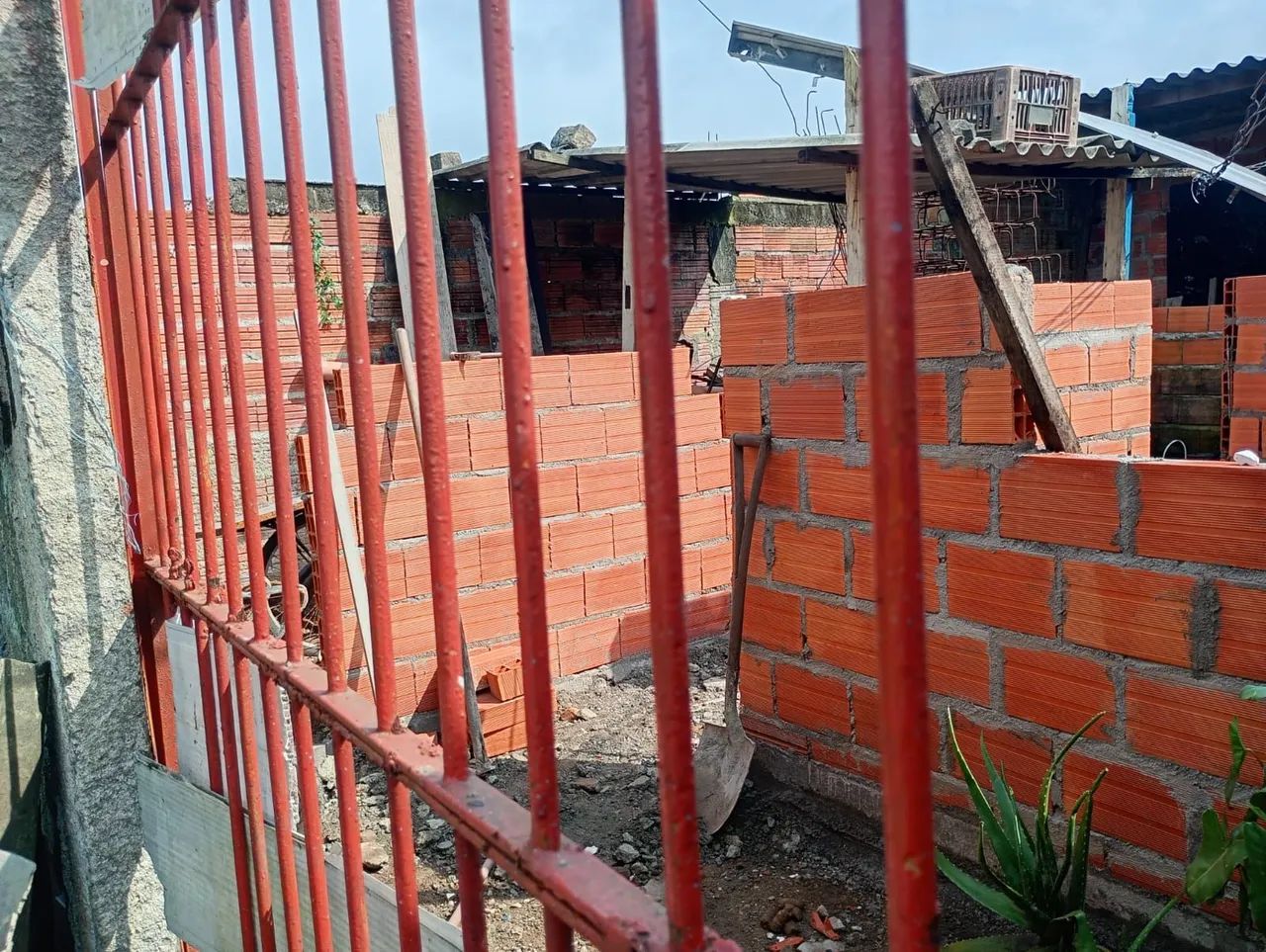 Casa e terreno  - Foto 2