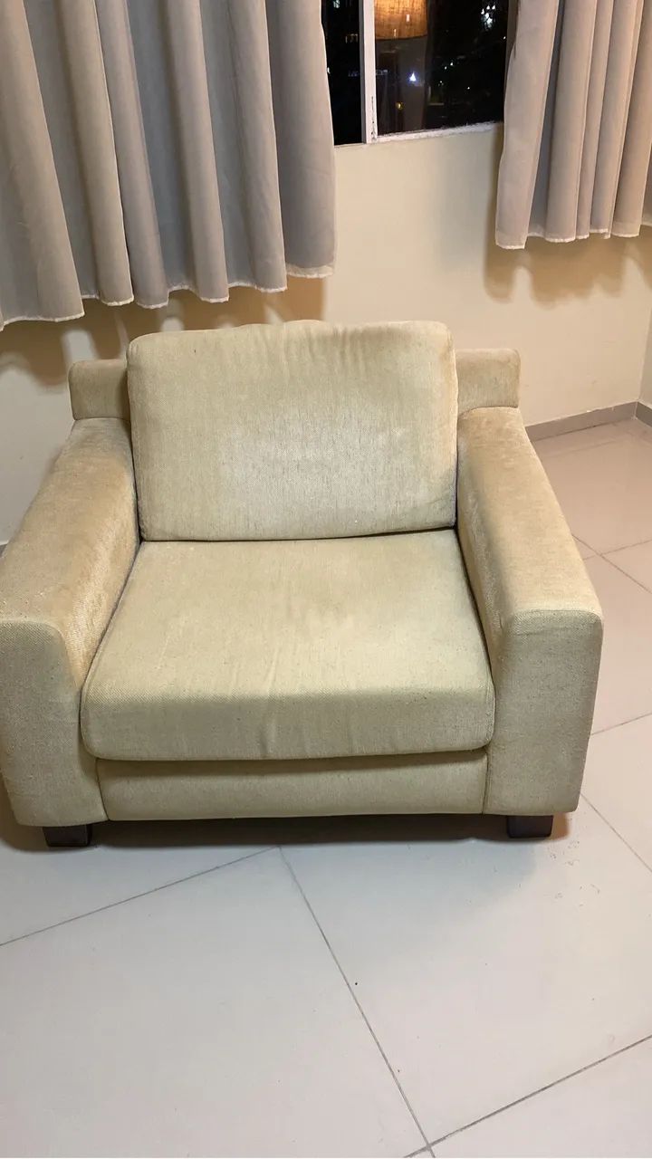 Poltrona Celina Design estofada - Foto 2