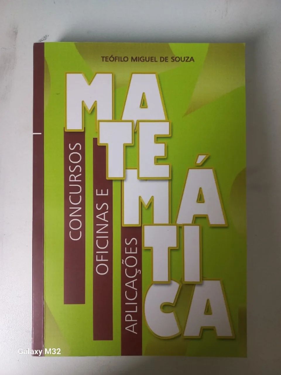 Livros de Matemática e Física 